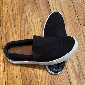 Tom’s Slip On Sneakers